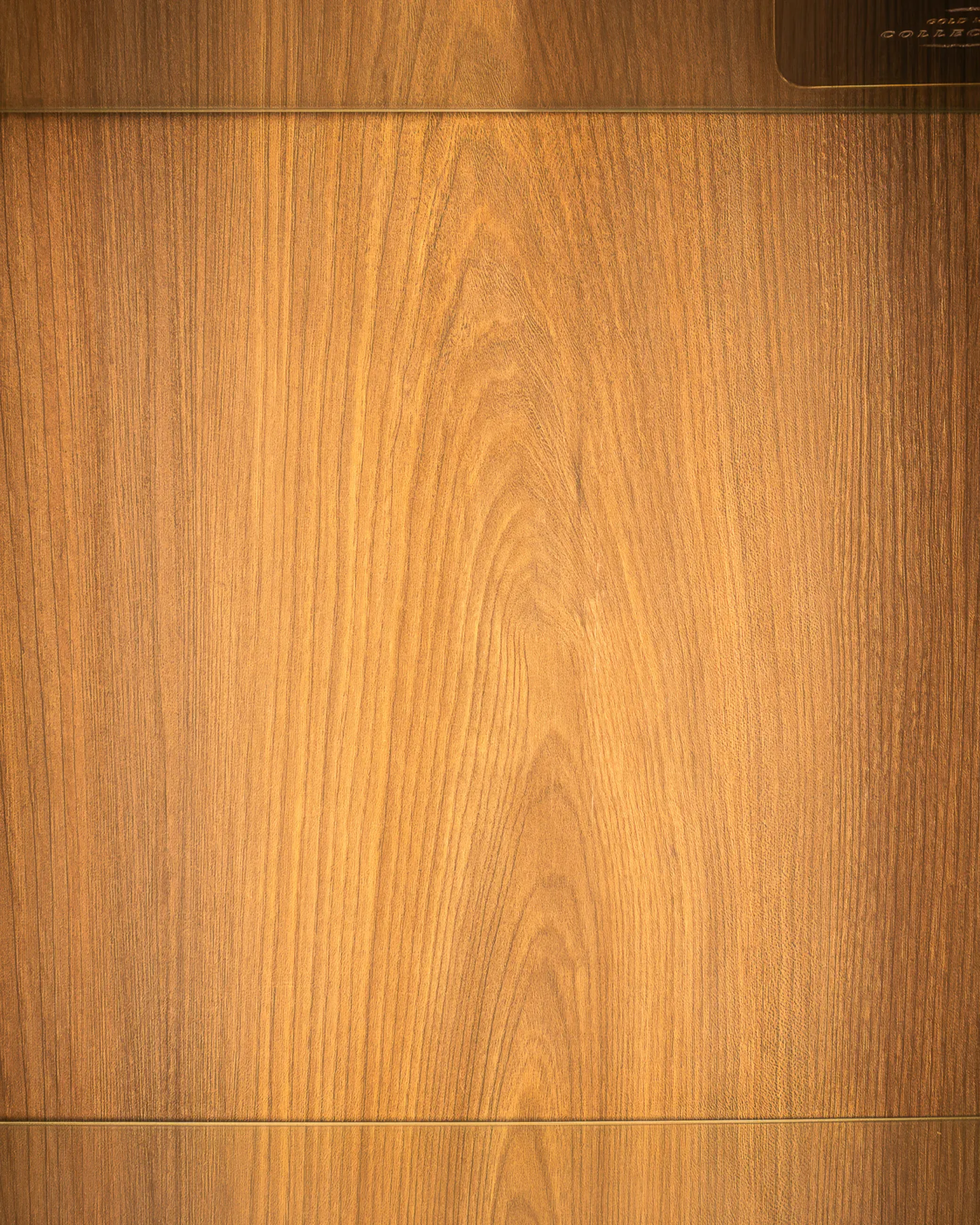 Close-up of the timber veneer finish